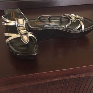 NWOT DONALD PLINER rhinestone sandal size 8.5M
